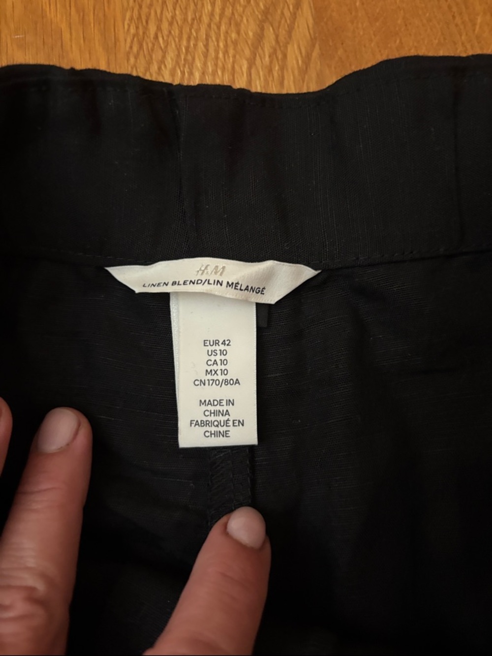 H&M Black High-Waist Tailored Bermuda Shorts - Picture 2 of 2
